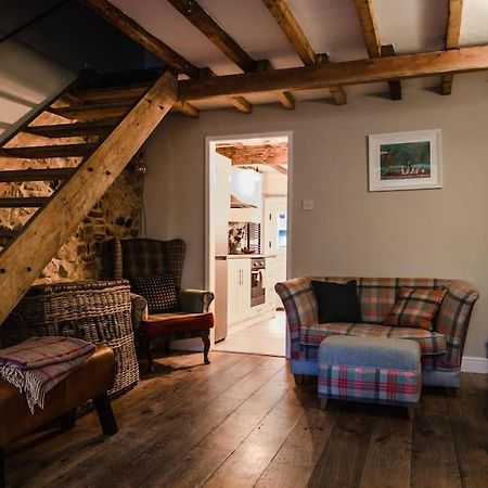 1800 Period Grade 2 Listed Cottage Addingham Bagian luar foto