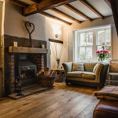 1800 Period Grade 2 Listed Cottage Addingham Bagian luar foto