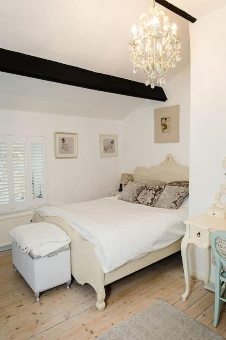 1800 Period Grade 2 Listed Cottage Addingham Bagian luar foto