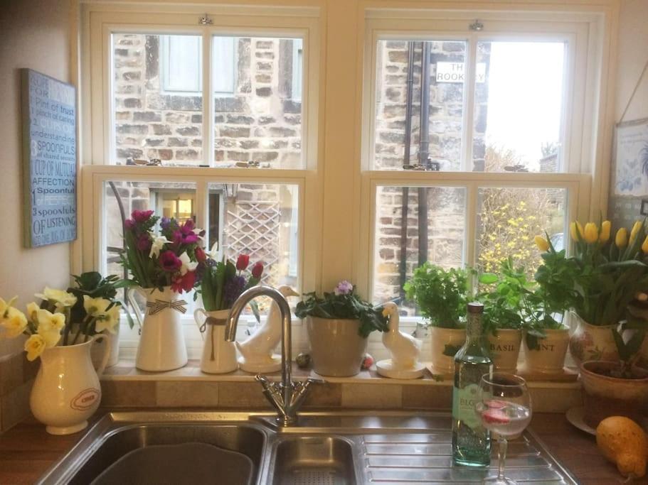 1800 Period Grade 2 Listed Cottage Addingham Bagian luar foto